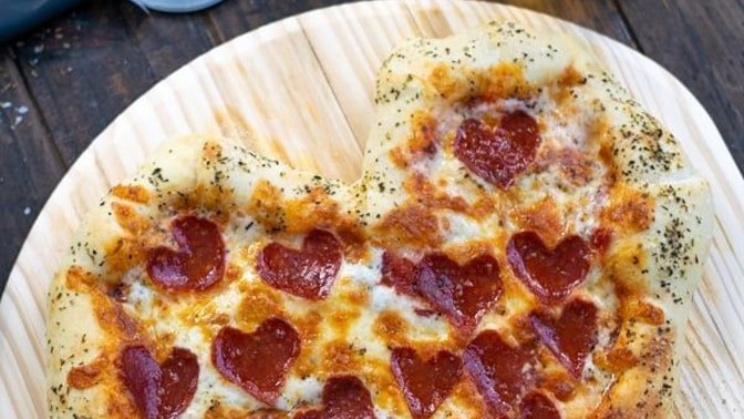 Pizza sarımsaklı mı? Yoksa sarımsak siz mı? Hangisini seviyorsun?