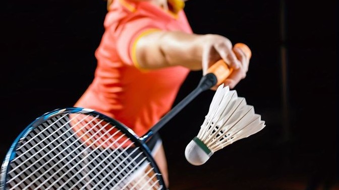 Tüytop/badminton oynayan insanlara çevrenizde hiç rastladınız mı, sizce tenis kadar yaygın bir spor mu?