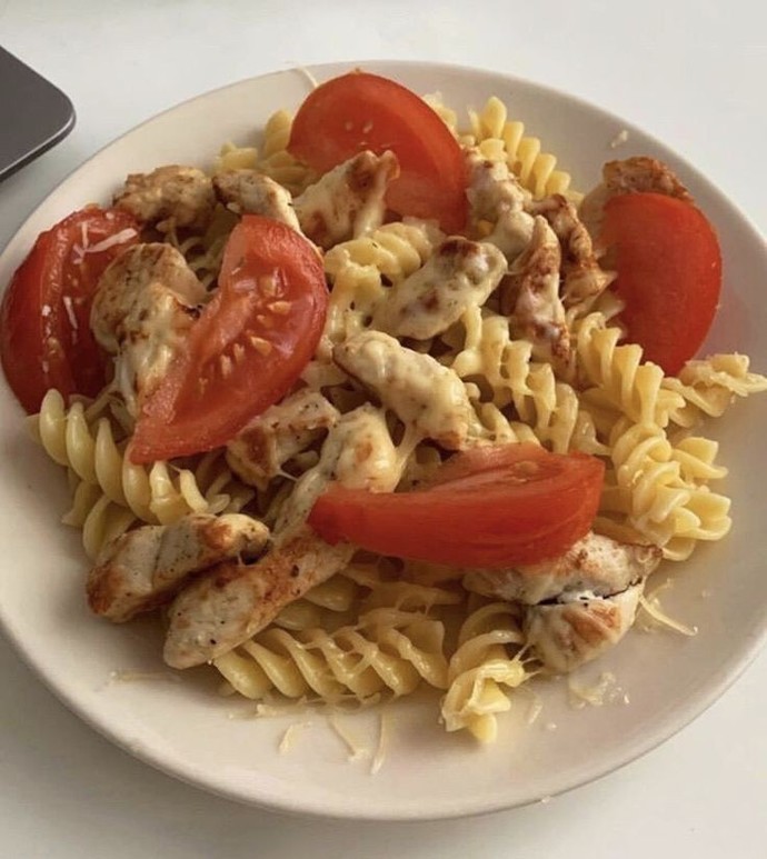 Bence makarna burgerden daha iyi?