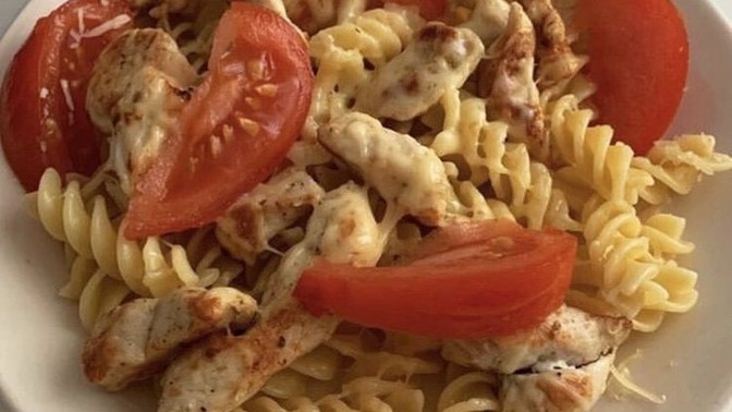 Bence makarna burgerden daha iyi?
