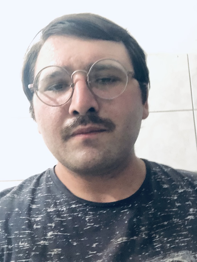 Pala bıyığı bırakınca Adanalı dizindeki Oktay Kaynarca yavuz başkomiser gibi asi ve öfkeli olmuş muyum sizce de?
