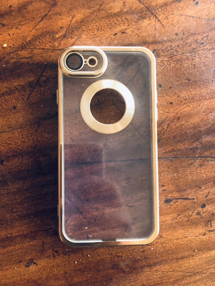 Lansman gold renk kamera koruyuculu kılıfım nasıl 100 tl ye aldım iPhone 8 için yakışmış mı telefona?