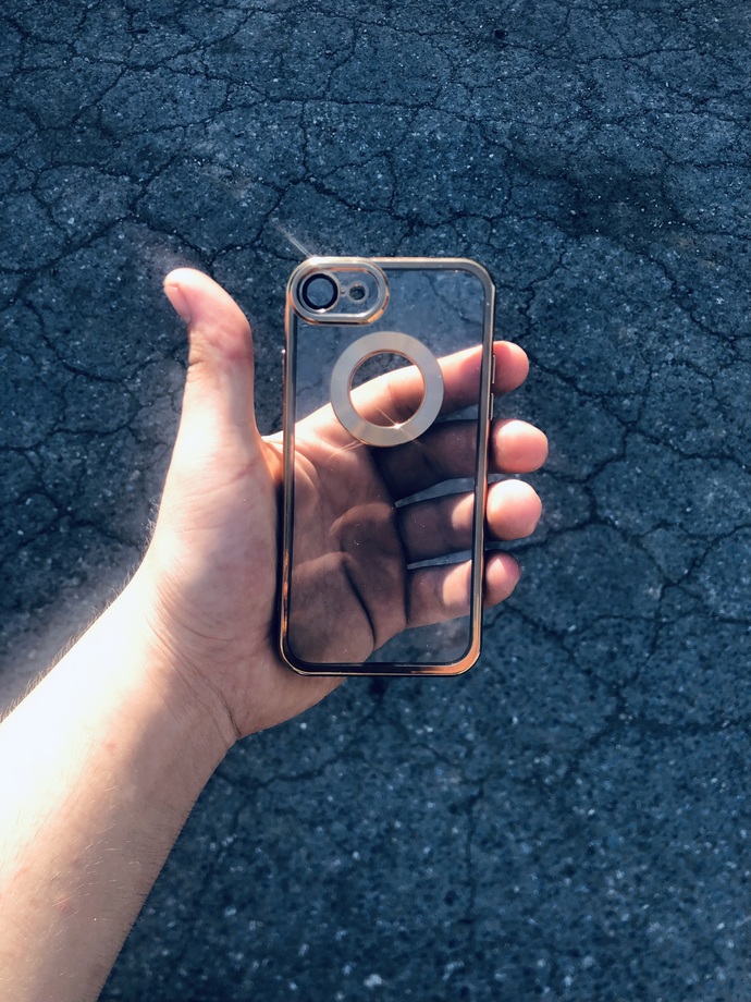 Lansman gold renk kamera koruyuculu kılıfım nasıl 100 tl ye aldım iPhone 8 için yakışmış mı telefona?