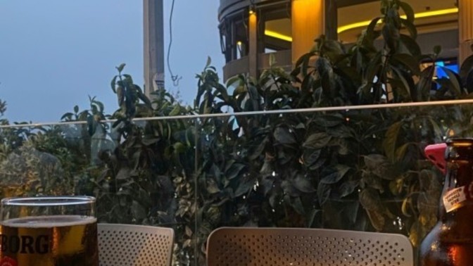 Dünyanın en güzel havası. kasvetli, gri ve yağmurlu havası olduğuna katılıyor musunuz?