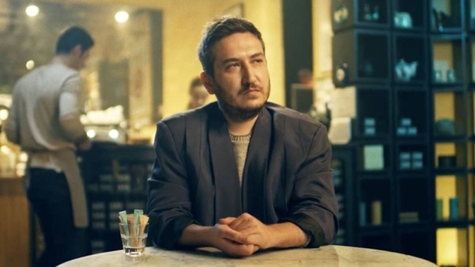 Erkekler bir mekana gidince neden cüzdanını, telefonunu ve araba anahtarını masaya koyar?