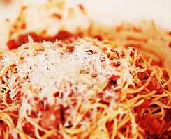 Spagettinizin üzerine parmesan peyniri koymayı sever misiniz?