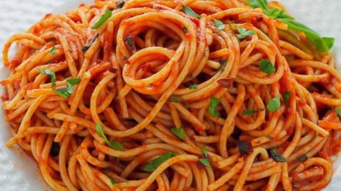 Spagetti makarna yerken zorluk çekiyor musun?