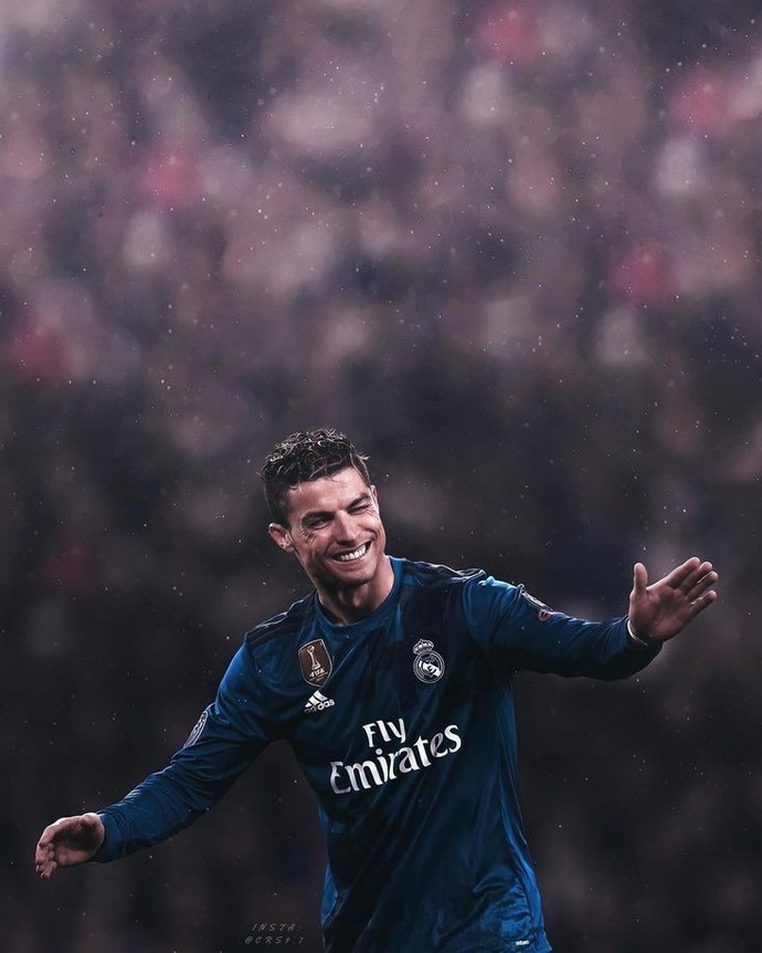 Ronaldo futbol kariyerini tamamlayıp bir futbol takımını çalıştırmaya başlasa o takımın taraftarı olur musunuz 😃?