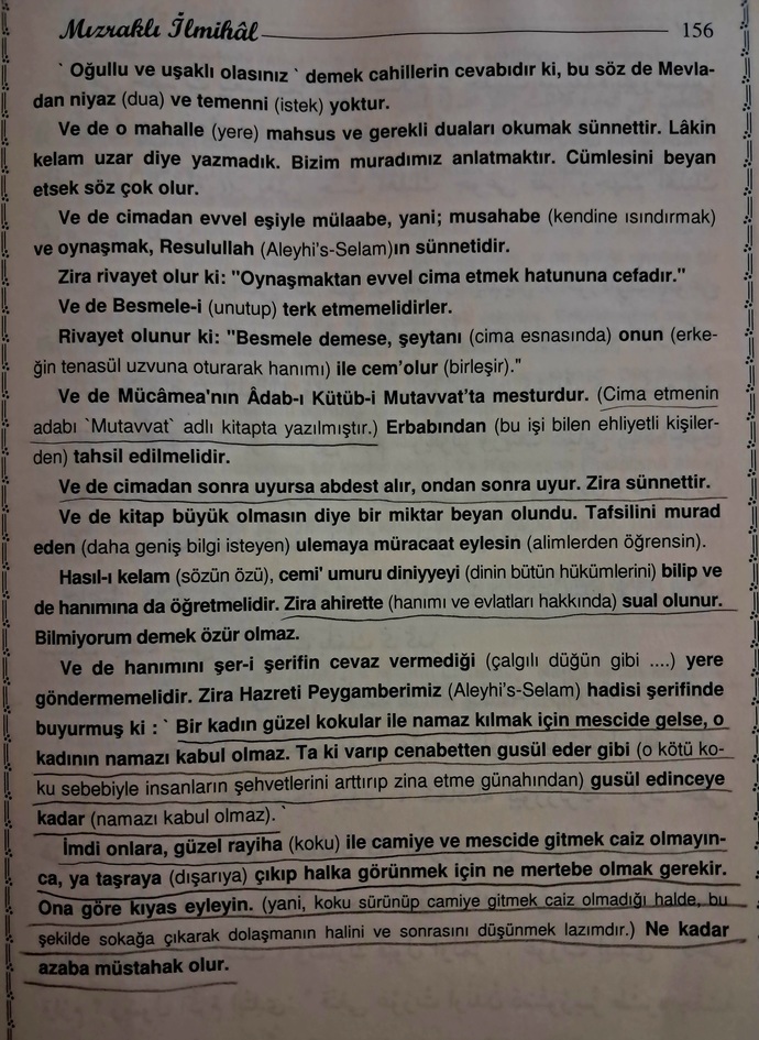 Çok eski defterler ya da kitaplarınız duruyor mu hala?