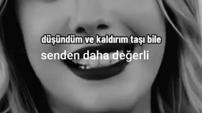 Kaldırıma taş olamayacak insanları başınıza taç ettiğiniz oldu mu?