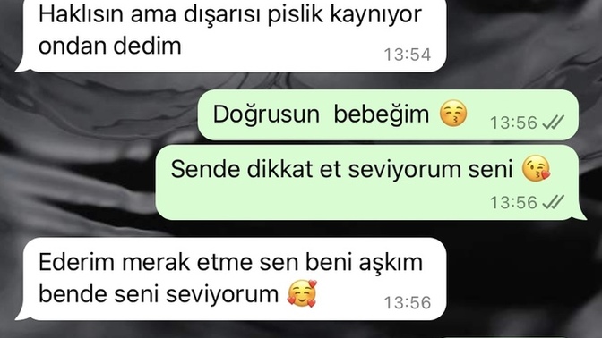 Bana çocukmuşum gibi davranması saçma değil mi?