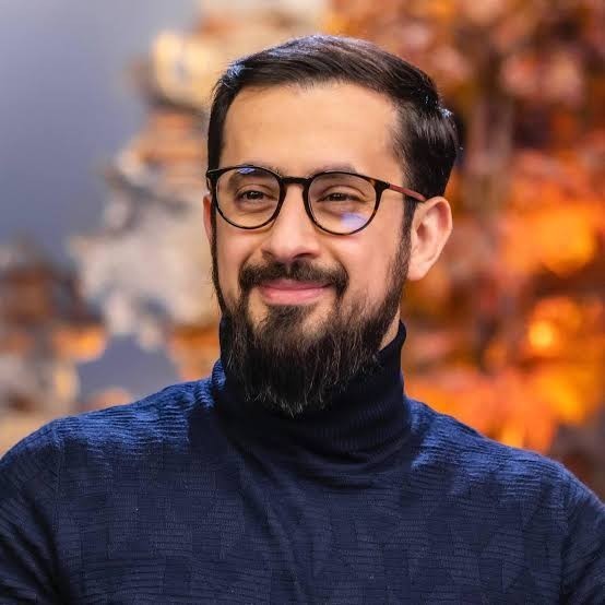 Mehmet Yildiz sevip takip edeniniz var mi?