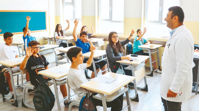 Yeni eğitim-öğretim döneminin ilk dersi bugün yapılıyor! Ne düşünüyorsunuz?