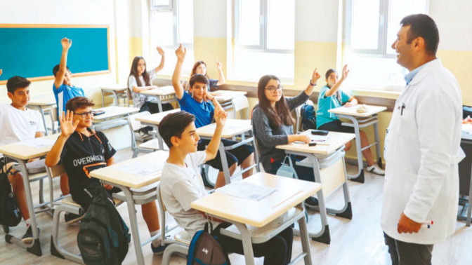 Yeni eğitim-öğretim döneminin ilk dersi bugün yapılıyor! Ne düşünüyorsunuz?