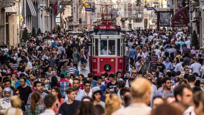 İstanbul, Kiev'den sonra Avrupa'nın en az yaşanabilir şehri seçildi. İstanbul'da yaşamayı tercih eder misiniz/ memnun musunuz?