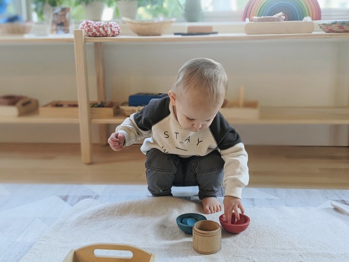 Çocukların oyun alanını temizlerken robot süpürge mi, yoksa dikey süpürge mi daha etkili?