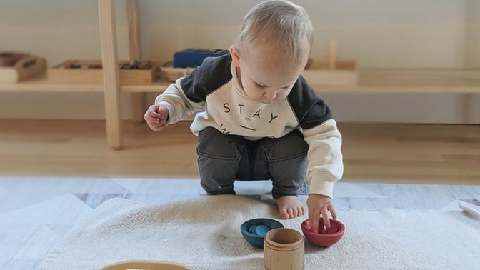 Çocukların oyun alanını temizlerken robot süpürge mi, yoksa dikey süpürge mi daha etkili?