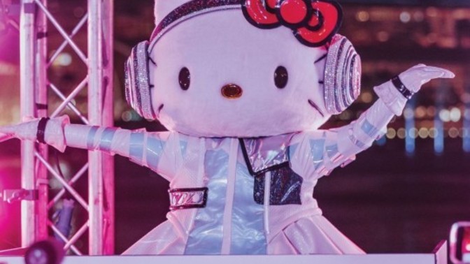 Hello Kitty konser verse gider miydiniz?