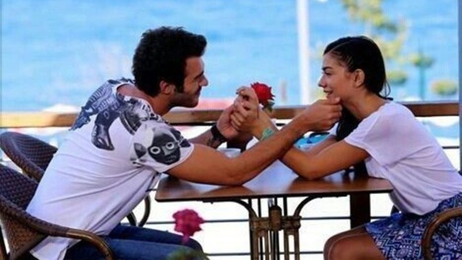 Seni çok seven karşı cinse senin de zamanla hislerin oluşur mu?