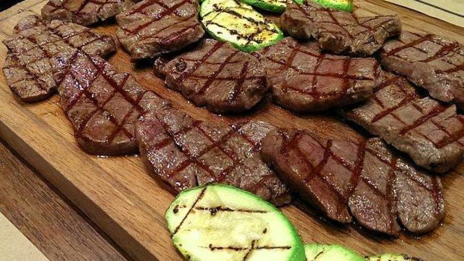 Etin yanında ekmek yenmeli mi?
