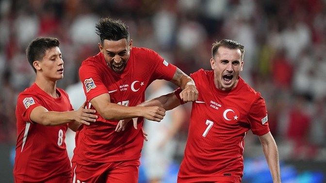 Kerem Potter büyüsüne devam ediyor! 🪄 Hat-trick ile İzlanda'ya 3 gol! Maçı nasıl buldunuz?