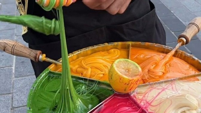 Size macun sekeri ikram eder miydim söylim mi?