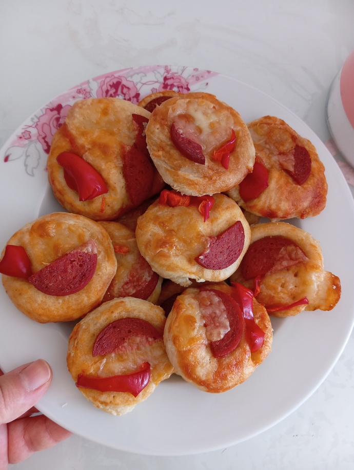 Ev hamurundan pizzam nasıl?