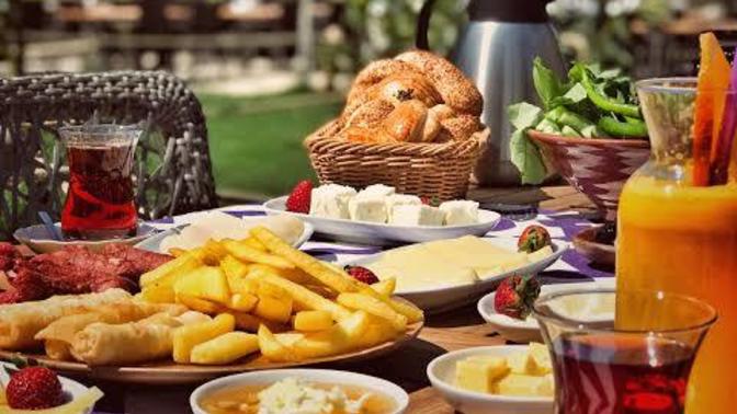 Serpme kahvaltı sever misiniz?