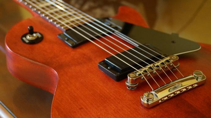 erkeğe hediye gitar