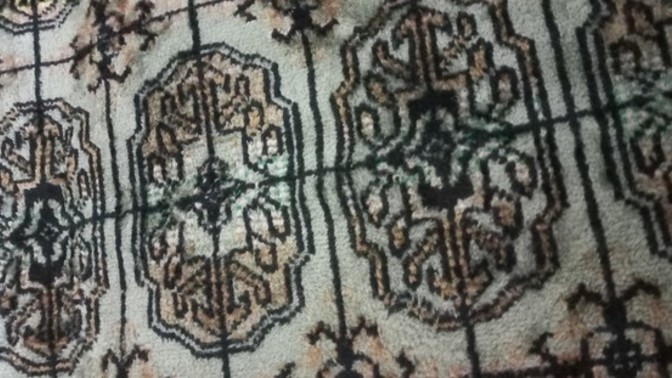 Arkadaşlar seccade de böyle desenler var namazım kabul olur mu?