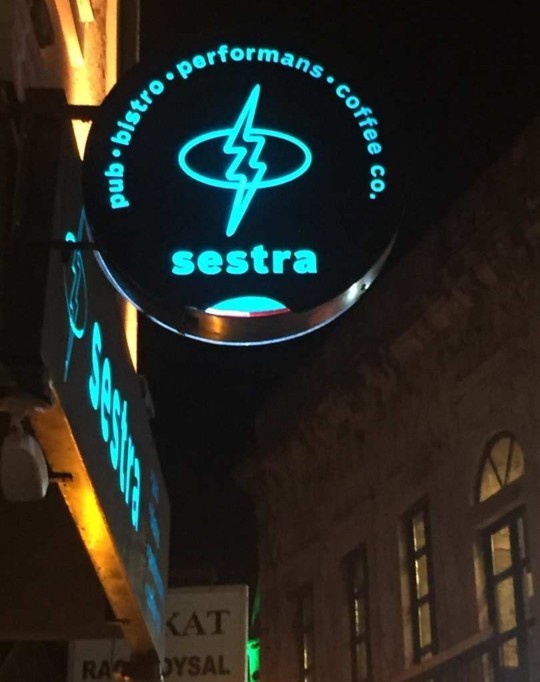 Kumkapı gecesi taksimin incisi geziyoruz. siz gezermisiniz?