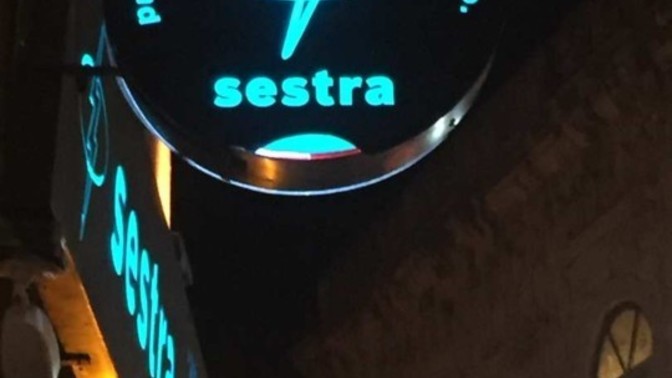 Kumkapı gecesi taksimin incisi geziyoruz. siz gezermisiniz?