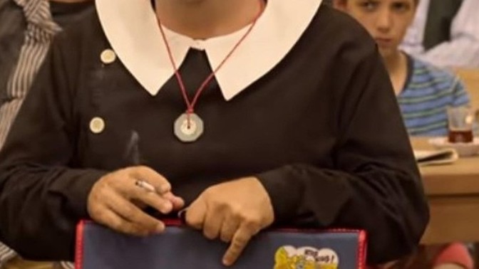 İlkokulu on yılda bitirmiş birisi ile sevgili olurmusun🙄?