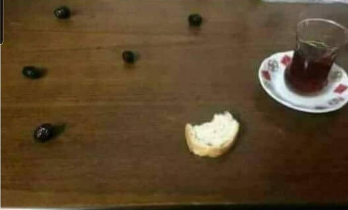 Günaydın arkadaşlar... o zaman ben bi kahvaltı yapıb geliyorum 🙋 buyurun sizde 🤭🤭kimler bu masada eşlik etmek ister?🤭🤭?