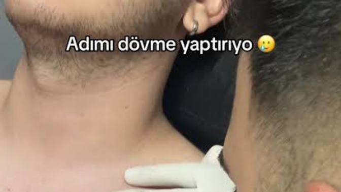 Sırf sevgiliniz istiyor diye onun adını vücudunuza dövme yaptırır mıydınız?