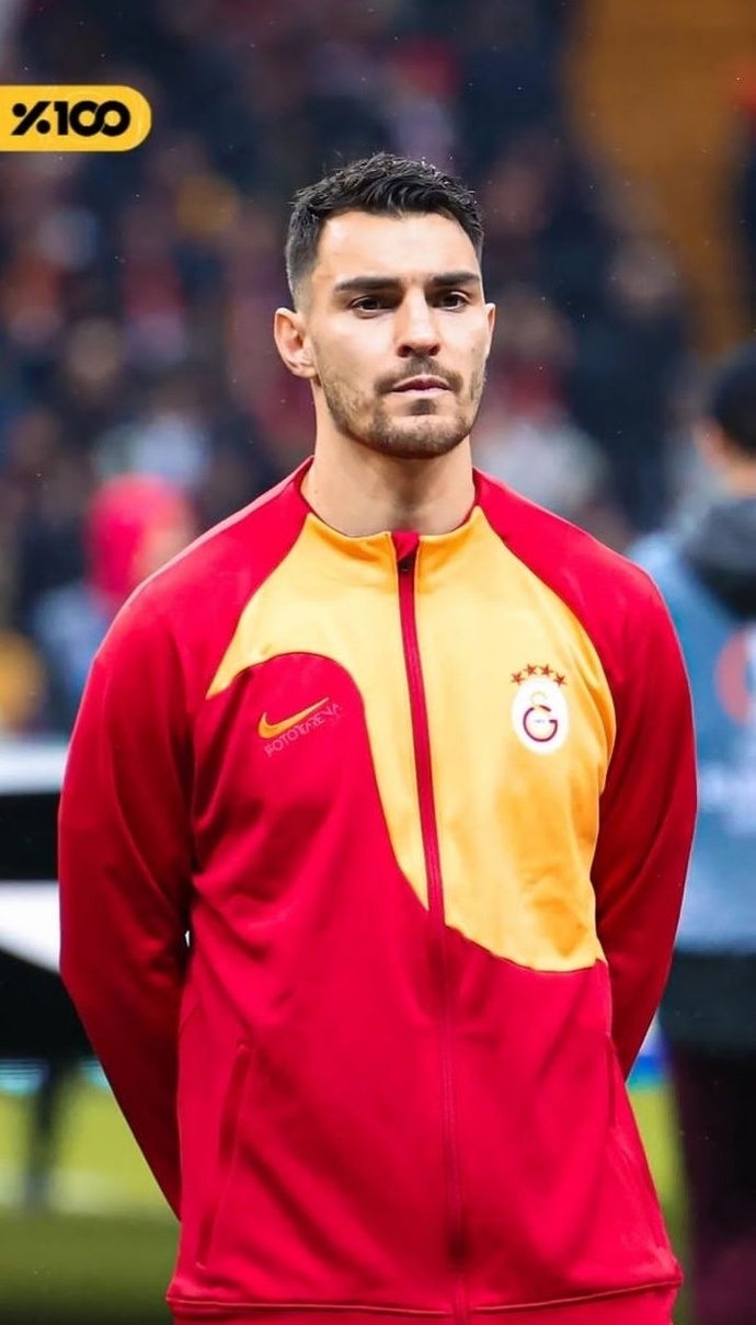 A Milli Takımın en yakışıklı futbolcusu?