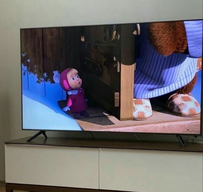 Sabah erkenden kalkıp çizgi dizi izlemek çocukça mı?