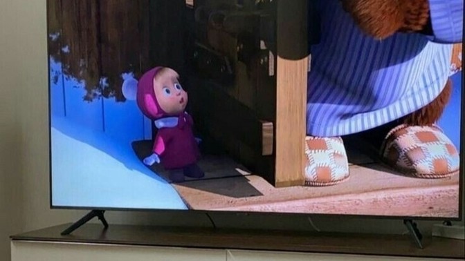 Sabah erkenden kalkıp çizgi dizi izlemek çocukça mı?