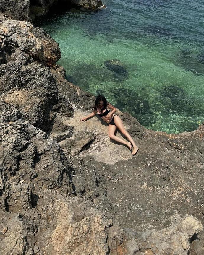 Hazar Ergüçlü tatil pozlarını peş peşe paylaştı! Sen tatilini paylaştın mı?