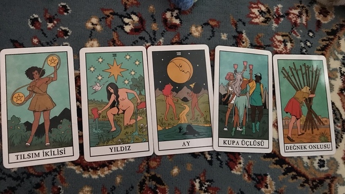Merhaba tarot yorumlar mısınızzz, eski sevgilim için dedim ki beni özlüyor mu mesaj atacak mı?
