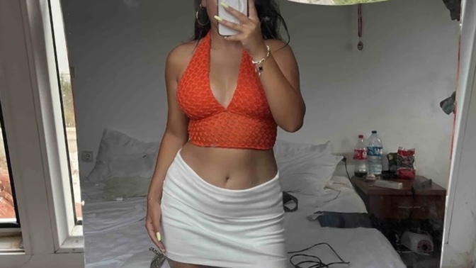 Çok güzelim ama ter kokuyorum?