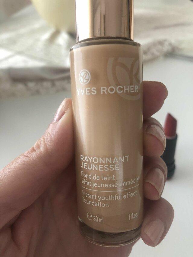 Yves Rocher Rayonnant Jeunesse Likit Fondöten