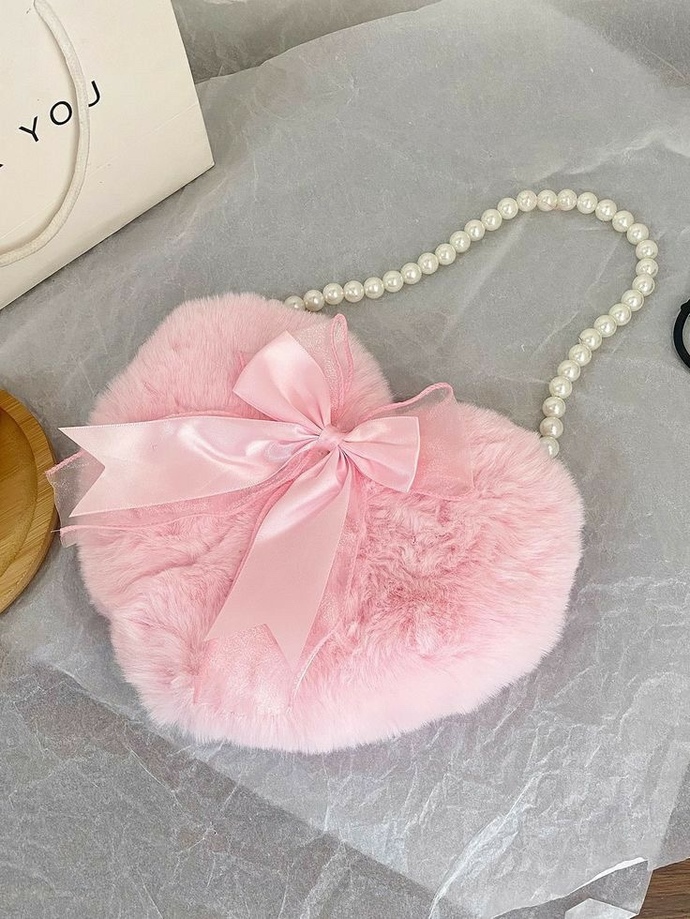 Peluş çantalar çok tatlı değil mi?