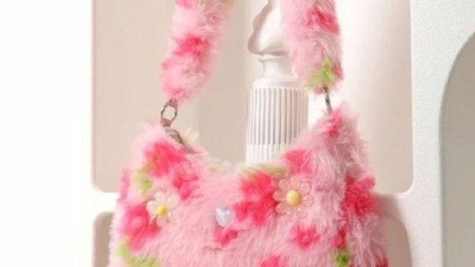 Peluş çantalar çok tatlı değil mi?