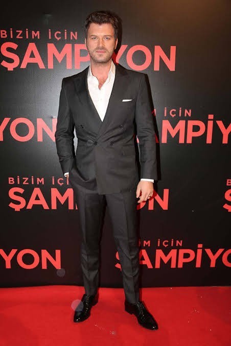 Klasik giyim mi daha çekici, spor giyim mi?