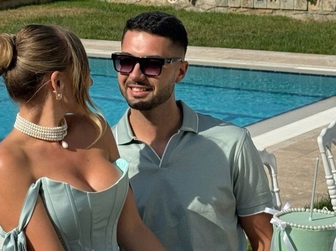 Karşı cinsin en çok bakışları mı yoksa ses tonumu seni etkiler?