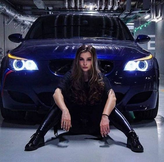Sürekli arabası ile fotoğraf çekilen birisinden soğur musunuz?