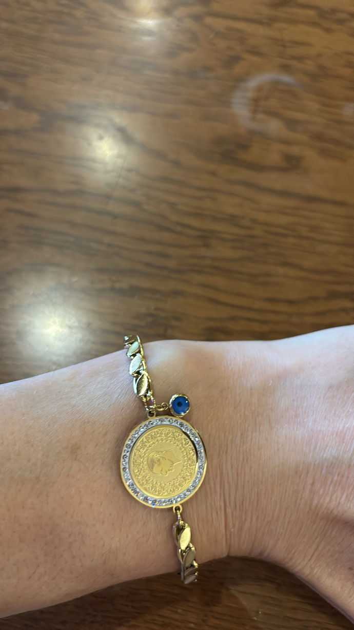 Gönül isterdi ki gerçek altın olanını alayım ama şu an şartlar el vermiyor.