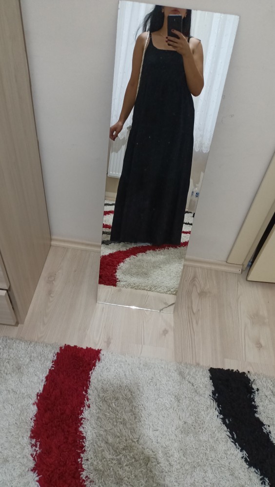 Arkadaşlarla akşam yemeği için hangi kombini giysem?