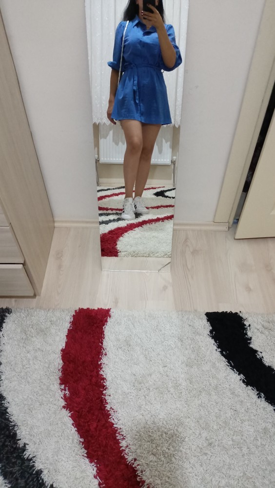 Arkadaşlarla akşam yemeği için hangi kombini giysem?